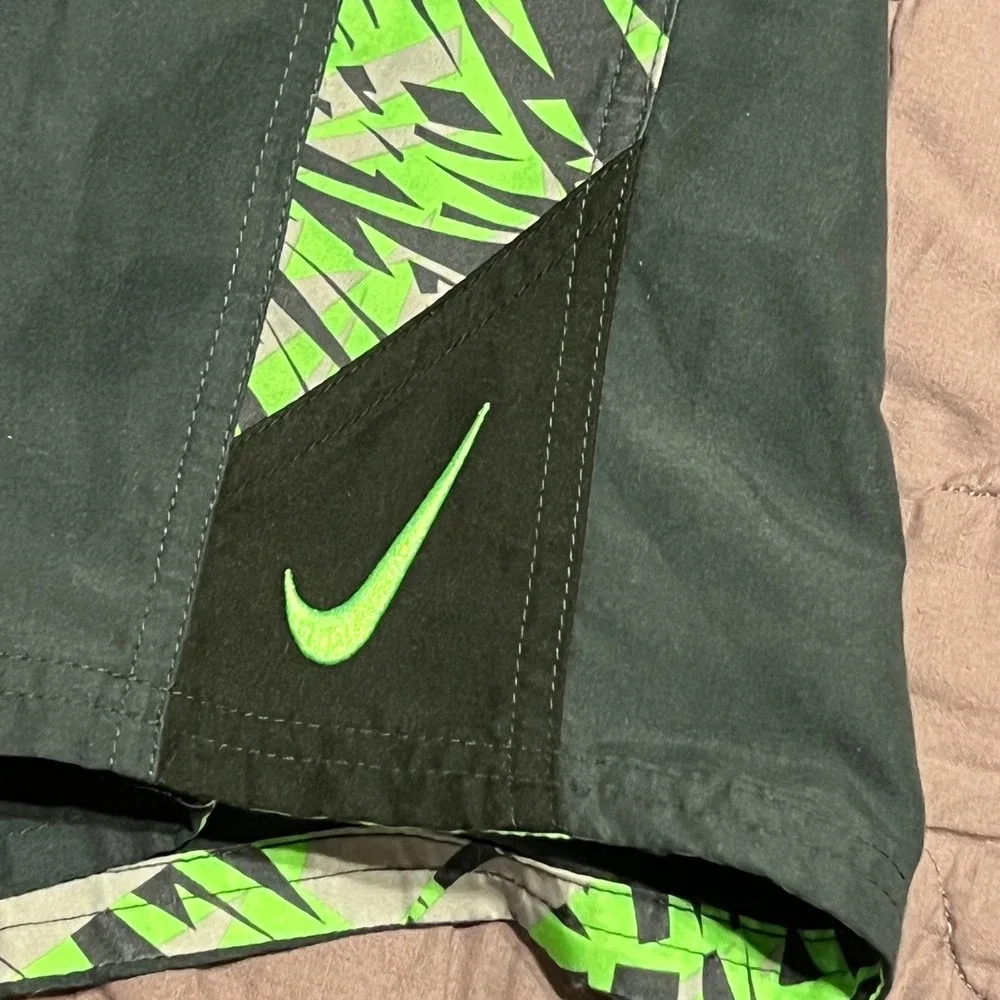 NWT Nike Hydra Void Board Shorts Green Grey Charcoal Swim Trunks Men's Large